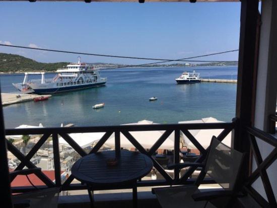 Pansion Pasalimani Hotel Amoliani Bagian luar foto
